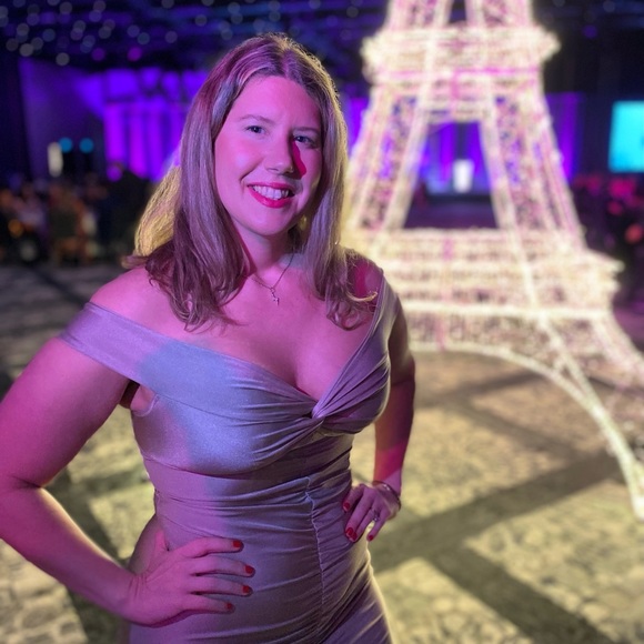 Gold gown size M ⭐️ - Picture 4 of 4